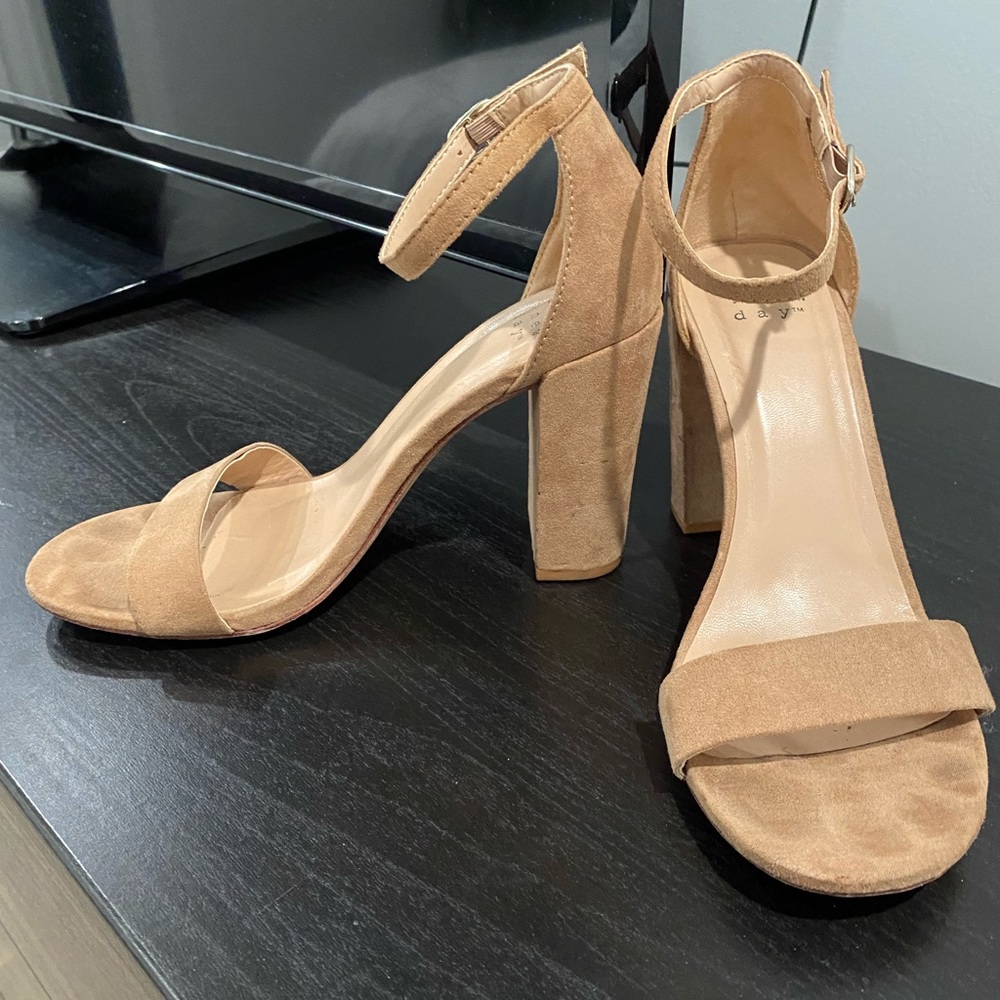 Nude Block Heel